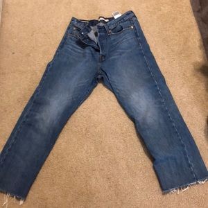 Levi’s wedgie crop